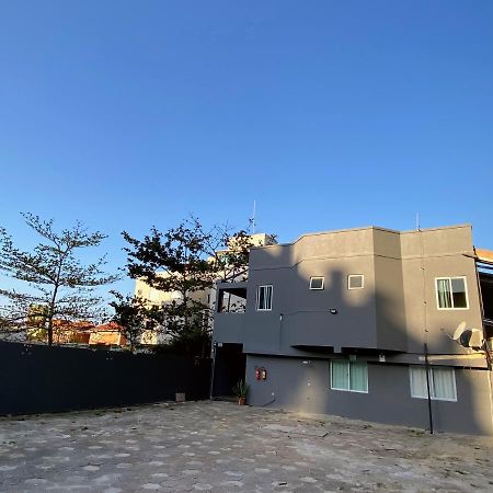 Residencial Melfi 3 Ap 3 Apartment Bombinhas Exterior photo